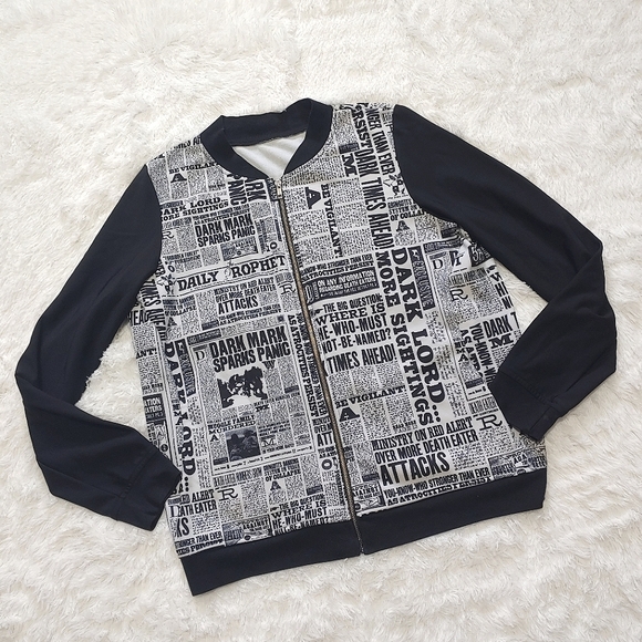 Blackmilk Harry Potter Daily Prophet Newspaper Bomber Size Large - Picture 4 of 15